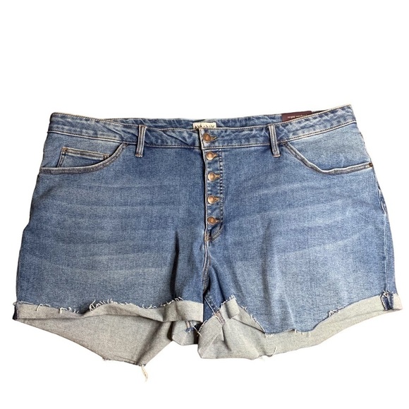 Ava & Viv Blue Medium Wash Whiskered Button Up Mid Rise MIDI Shorts Size 26W - Picture 1 of 7